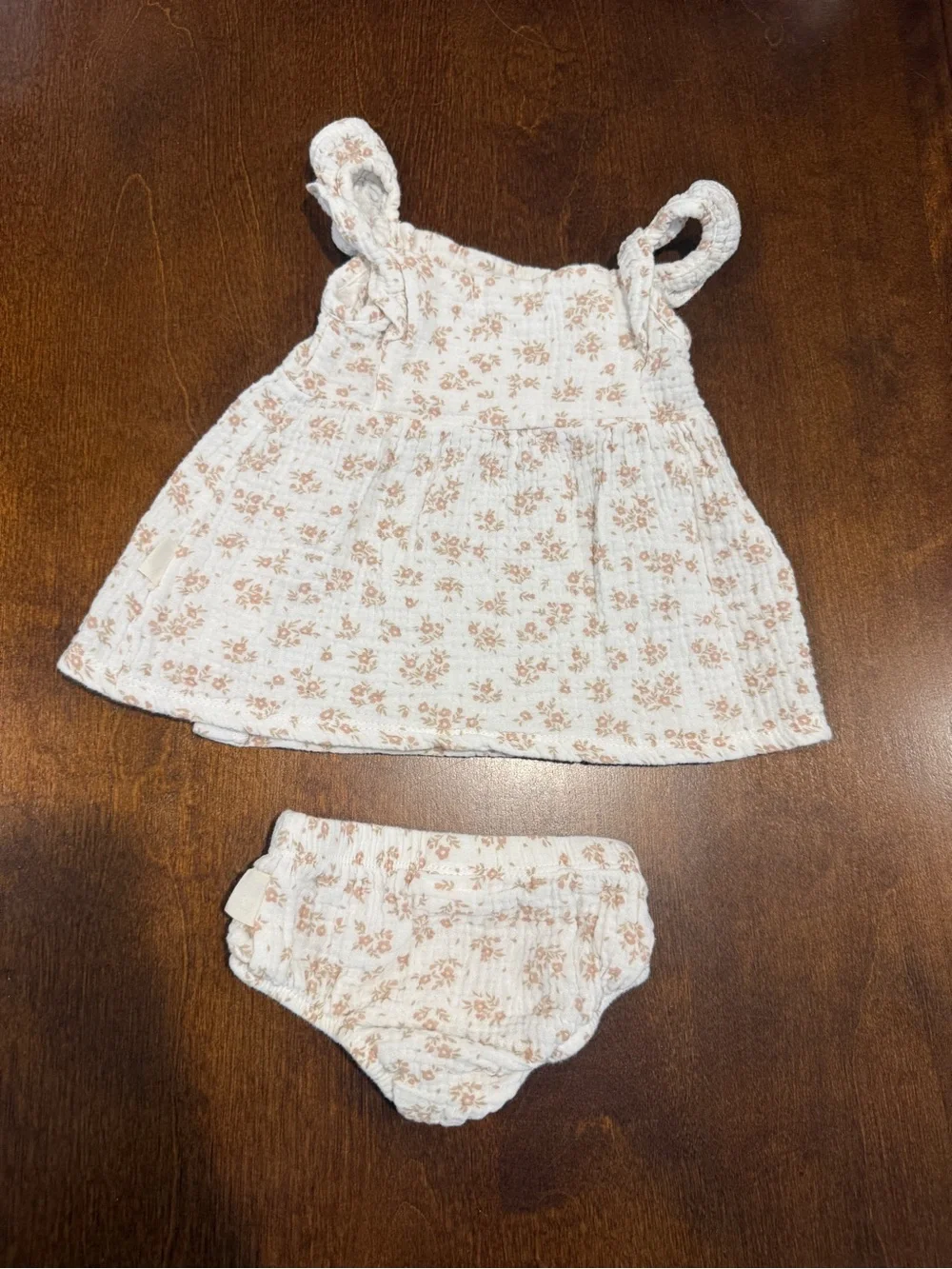 ⭐️4 for $10⭐️ Floral Muslin Diaper Cover Set - Cream & Tan